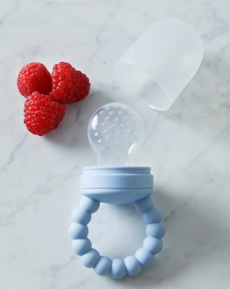 Fruktsmokk Bubble Fruit Feeder Pale Blue