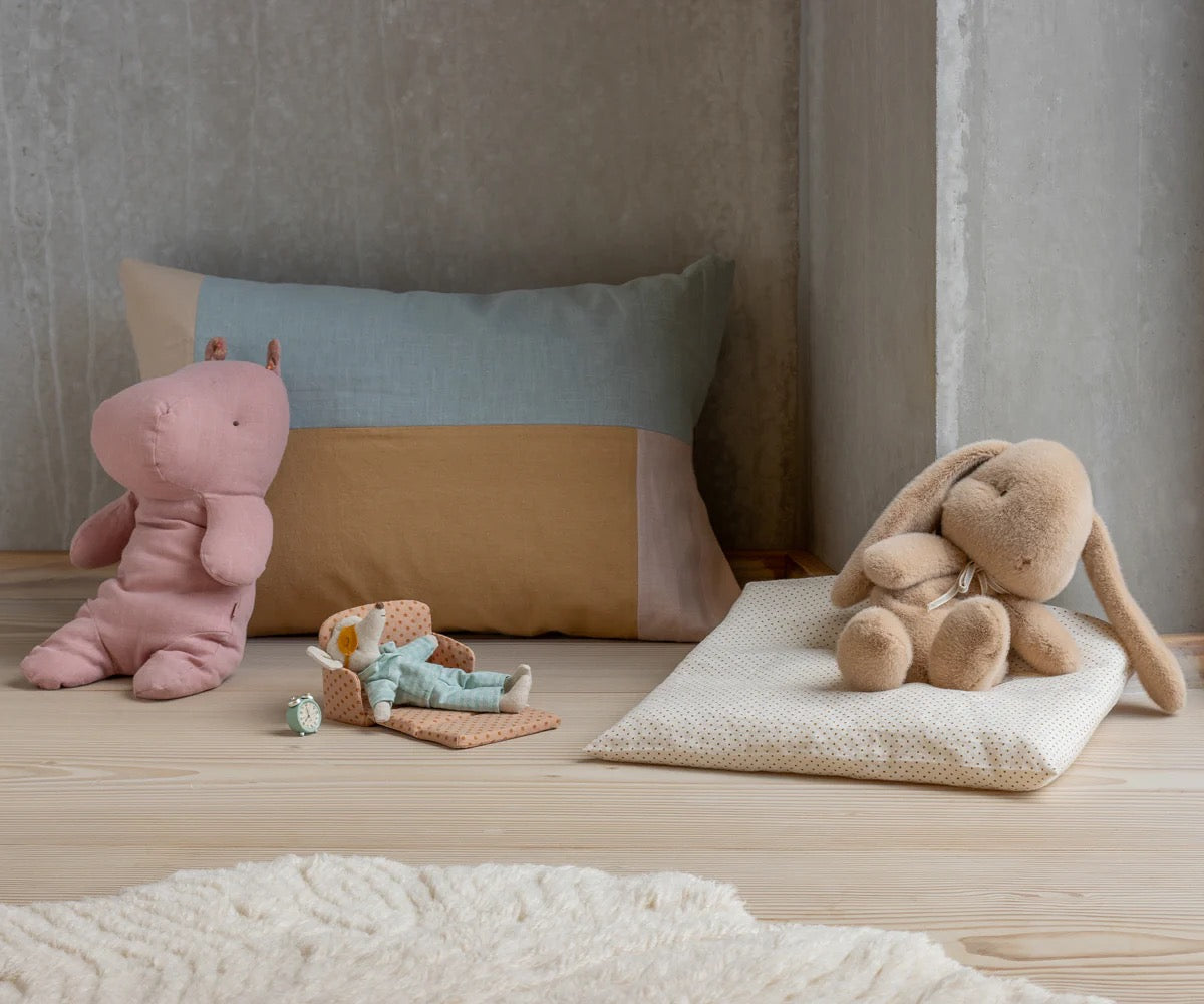Kosedyr Bunny Plush Medium Cream Peach