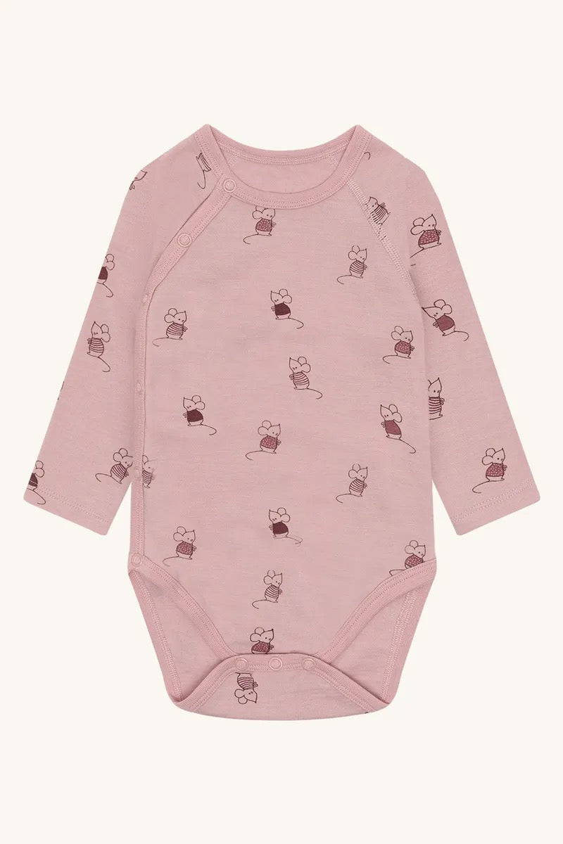 Omslagsbody Bo Mouse Adobe Rose