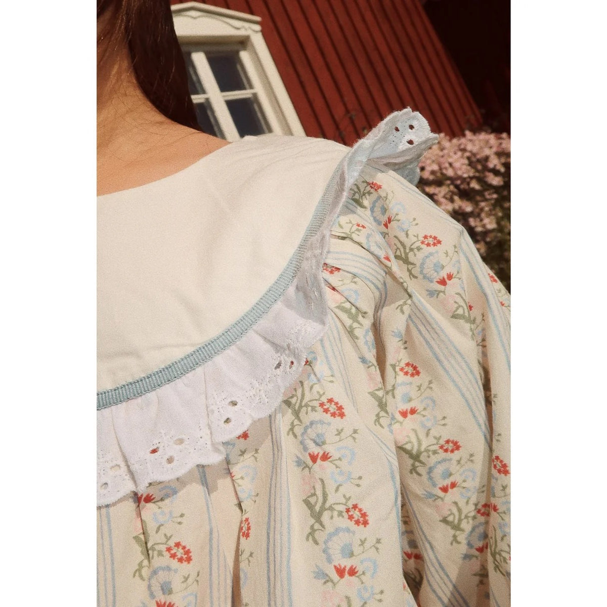 Bluse Abigail Soft White/Bright Blue