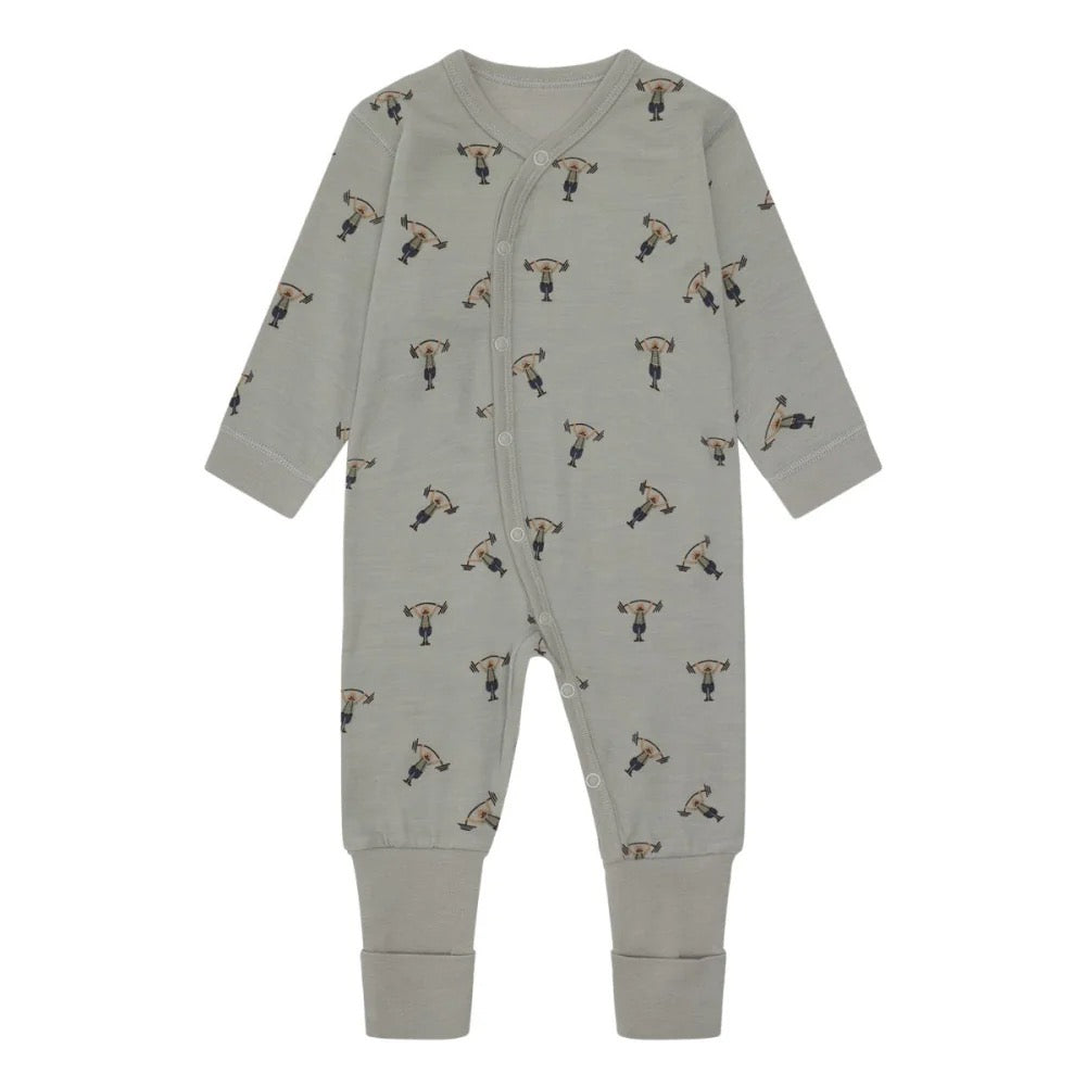 Heldress Manu Strong Man Forest Fog