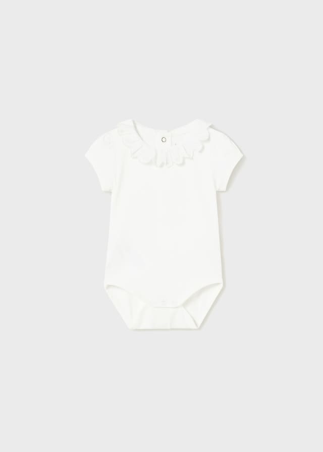 Body kortermet volanger hvit