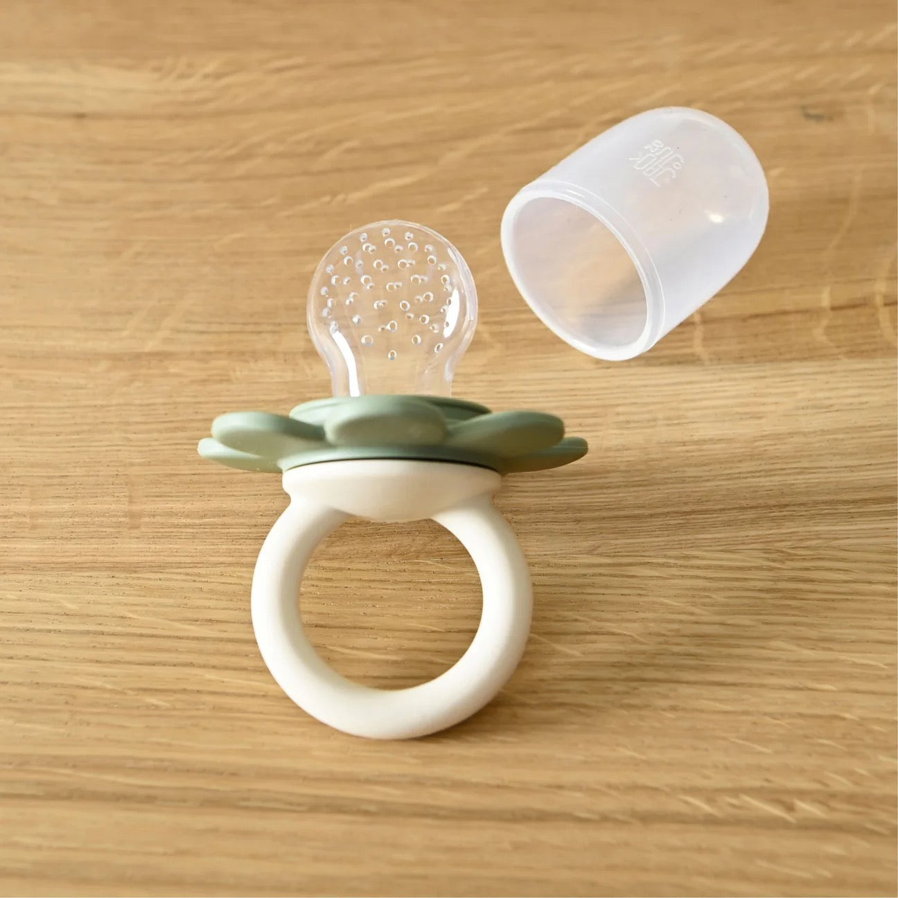 Fruktsmokk Poppy Fruit Feeder Cream/Sage