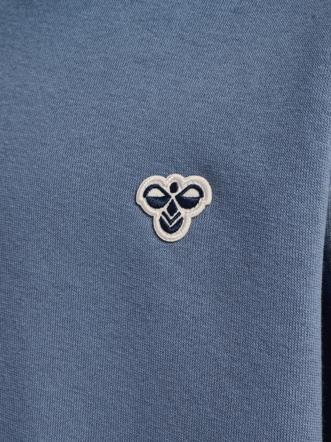Genser Loose Bee Crewneck Flint Stone