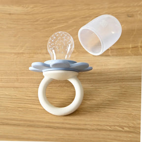 Fruktsmokk Poppy Fruit Feeder Cream/Pale Blue