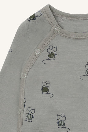 Omslagsbody Bo Mouse Forest Fog