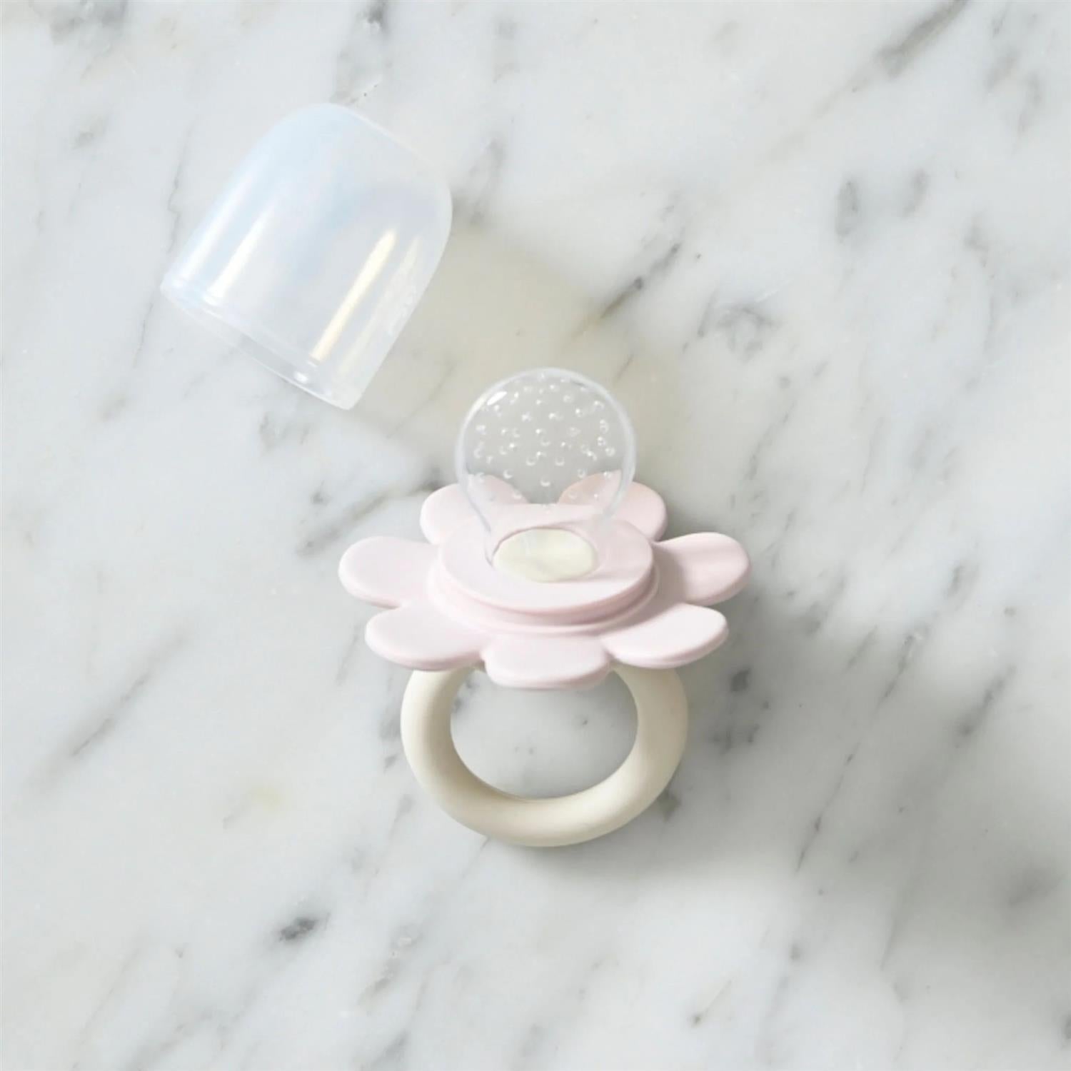 Fruktsmokk Poppy Fruit Feeder Cream/Light Pink