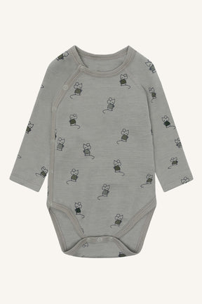 Omslagsbody Bo Mouse Forest Fog